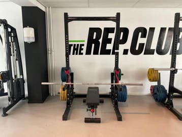 Online veiling: BARBARIAN LINE, power rack met halterstang e, Gebruikt