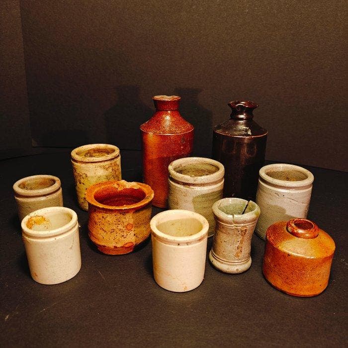 Aardewerk Kan - 6 cm - 8 kopjes, 3 flesjes * (Zonder, Antiek en Kunst, Antiek | Overige Antiek