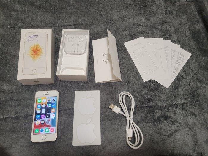 Apple iPhone SE (1st generation) - iPhone (1) - In originele, Spelcomputers en Games, Spelcomputers | Overige Accessoires