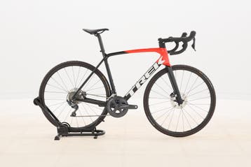 Trek ÉMONDA SL 6 DISC – 2022 – 174 - 180 cm, Fietsen en Brommers, Fietsen | Racefietsen, Verzenden, Zo goed als nieuw