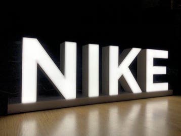 Rare Original NIKE Sportswear - Lichtbord - Winkel Showroom