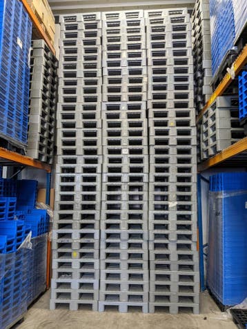Grijze H1 pallets open dek , zonder kratrand, Doe-het-zelf en Verbouw, Ophalen of Verzenden, Zo goed als nieuw