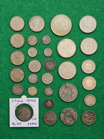 Wereld. 30 silver coins 194 g gross or 4.1 oz ASW 1874/1967,