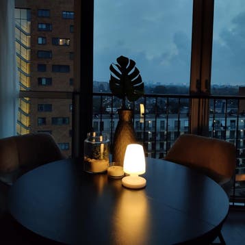 LED Tafellamp - Ovaal - Spatwaterdicht - USB Oplaadbaar, Huis en Inrichting, Ophalen of Verzenden, Nieuw, Kunststof, Overige fittingen