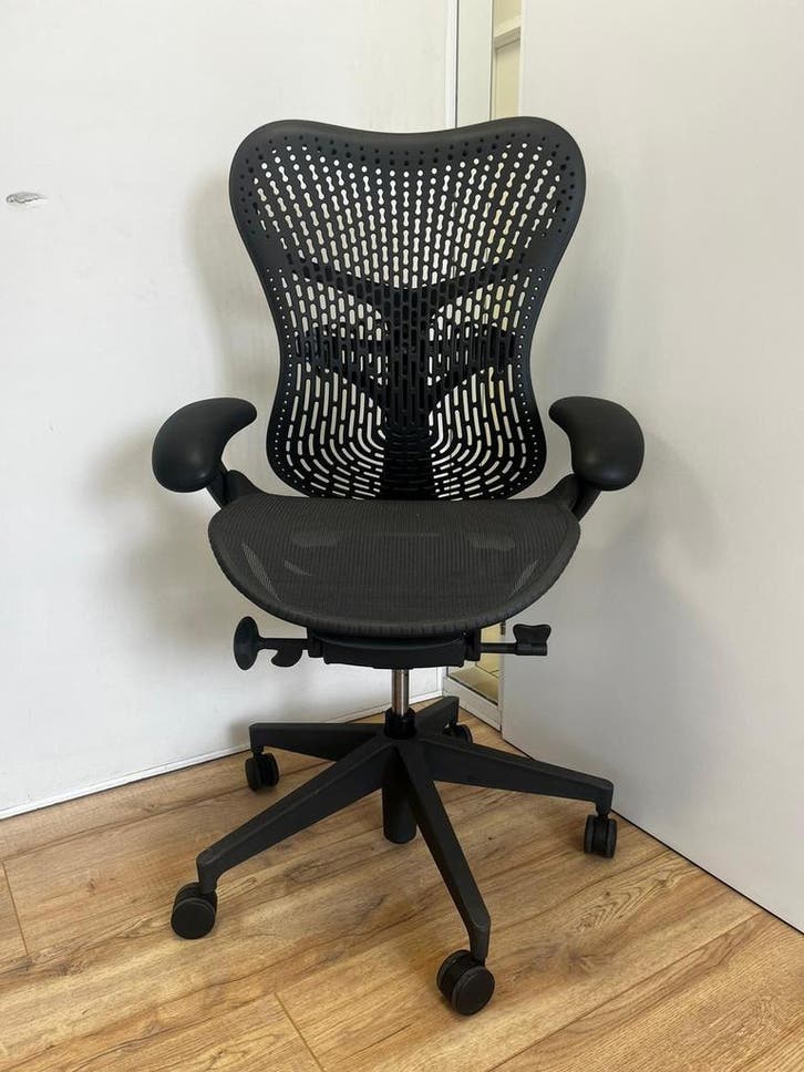 50 + Herman Miller Mirra 2 Full Option Bureaustoelen!, Huis en Inrichting, Bureaustoelen, Bureaustoel, Zwart, Zo goed als nieuw