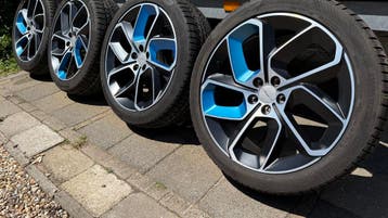 20 inch Lynk + Co 01 met winterbanden, nieuwstaat., Auto-onderdelen, Banden en Velgen, Verzenden, Nieuw