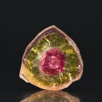 Foutloos neonroze kerntoermalijn • 0.95 ct • Uitzonderlijke