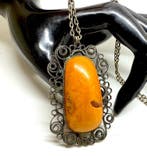 Oude natuurlijke witte patroon Baltische amber