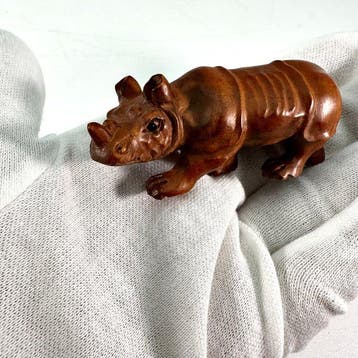 Neushoorn Netsuke - Buxushout - Japan - onbekend