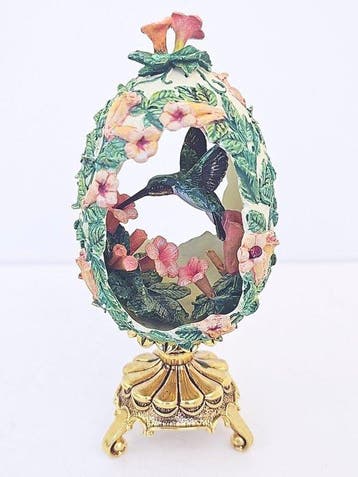 Fabergé ei - Fabergé/Franklin Mint Jewels in the garden
