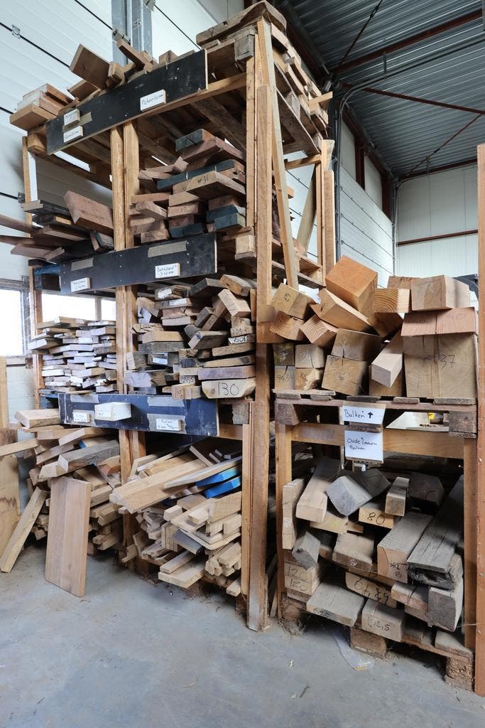 Rest stukken hout uit werkplaats: Eiken, Barnwood, Notenhout, Doe-het-zelf en Verbouw, Hout en Planken, Overige houtsoorten, Minder dan 200 cm