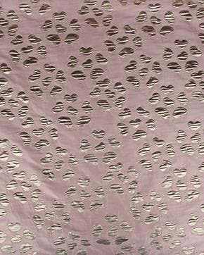 Polyester Brokaat Love Is All Roze, Hobby en Vrije tijd, Stoffen en Lappen, Nieuw, Roze