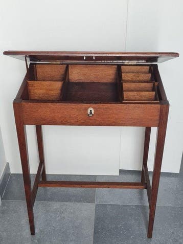 Tafel - Antieke houten tafel - naaitafel - werktafel -