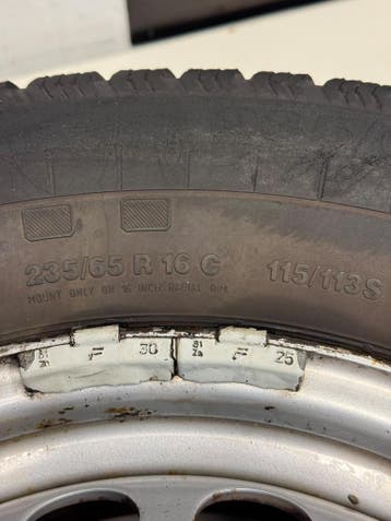 1 stuk 235/65R16C inch stalen velg met All-Seasonsband 6x130, Gebruikt, 16 inch, Banden en Velgen, 235 mm