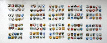 Draagspeld Leuke Vintage Verzameling van 200 badges,
