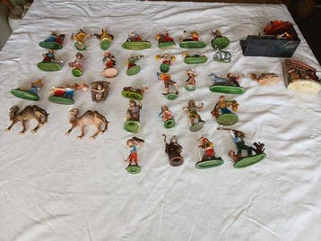 Kerststal (34) - Rubber - Kerststalfiguren