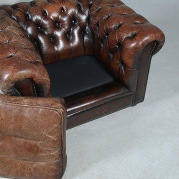 Vintage Chesterfield clubfauteuil mooi doorleefde kleur en u, Ophalen of Verzenden