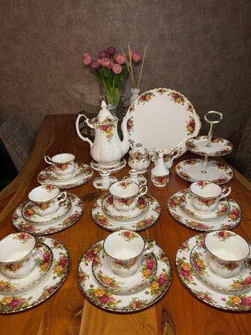 Royal Albert - Koffie- en theeservies - Porselein - Old, Antiek en Kunst, Antiek | Meubels | Tafels