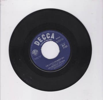 Beverley Sisters, The – The Little Drummer Boy / Strawberry, Cd's en Dvd's, Vinyl Singles, Ophalen of Verzenden, Nieuw in verpakking