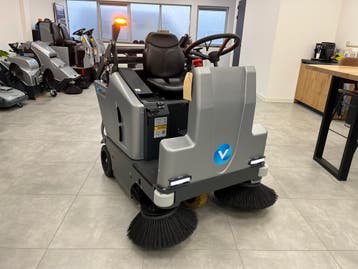DEMO MODEL, BESTE PRIJS, Industrie veegmachine met hoogdump., Doe-het-zelf en Verbouw, Reinigingsmachines, Verzenden, Nieuw, Overige typen