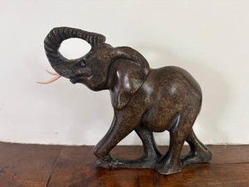 Beeldje, Statue: Olifant - 170 mm - serpentine stone, Antiek en Kunst
