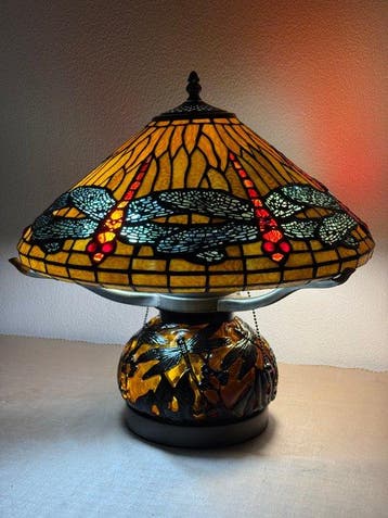 Tiffany stijl tafellamp DRAGONFLY AT SUNSET met 2