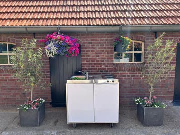 Huur een mobiele noodkeuken - Robuust, compact en op wielen, Nieuw