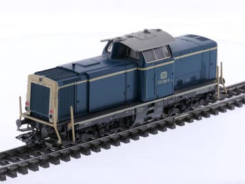 Schaal H0 Märklin 3147 diesellocomotief BR212 van de DB...., Hobby en Vrije tijd, Modeltreinen | H0, Wisselstroom, Gebruikt, Locomotief