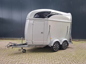 Atec polyester 1.5 paards trailer met zadelkast. Topstaat., Zo goed als nieuw, Polyester, 1½-paards trailer