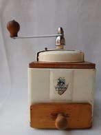 peugeot - Koffiemolen - Peugeot broers - hout, plaat en