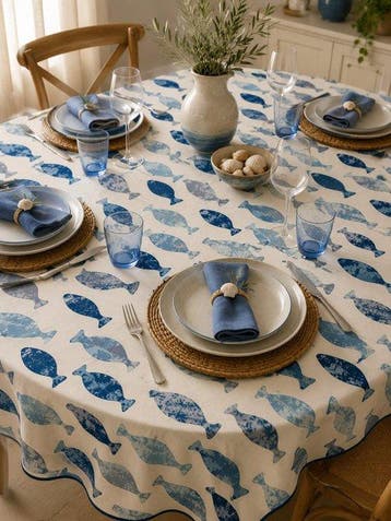Elegant tafellaken met een gestileerd patroon van blauwe en