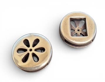 1 x Jolie leerschuiver rond 18 x 6 mm – gleuf 12 x 2,5 mm., Ophalen of Verzenden, Nieuw, Kraal