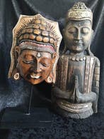 Een paar Balinese beelden (Indonesië) – Houtsnijwerk en