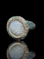 Oud-Romeins Brons, Stunning Intaglio with Lionhead Seal Ring