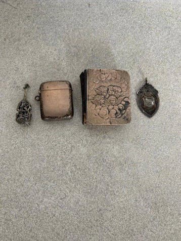 Beeldje - Collection of 4 Antique & Vintage Silver Objects –