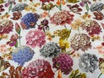 Verborgen Tuin – Kunstbloemen op doek - Meubelstof - 3 m -