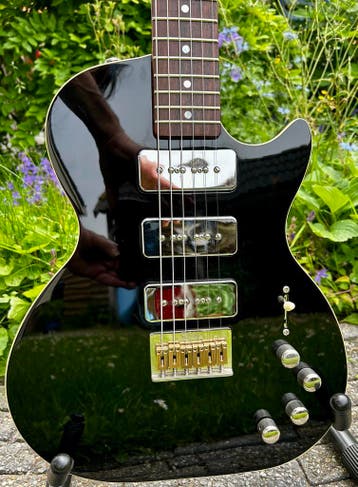 St. Blues White lightning Incl. gitaarkoffer, Muziek en Instrumenten, Snaarinstrumenten | Gitaren | Elektrisch, Verzenden, Zo goed als nieuw