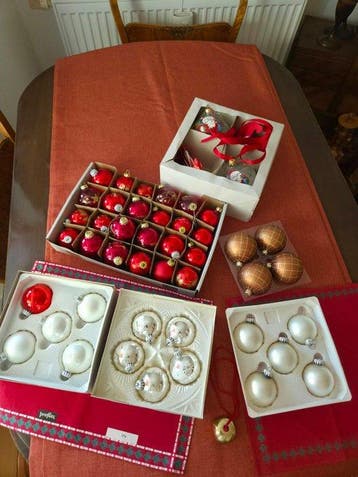 Konvolut Vintage-Christbaumschmuck aus Glas (6 Schachteln,, Nieuw