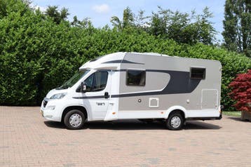 Veiling: Mobilhome Camper Capron T 337 Diesel 131pk 2015, Caravans en Kamperen, Campers, Carado, Handgeschakeld, Diesel