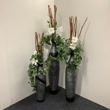Complete sets van 3 vazen met kunstplant in een stenen vaas, Ophalen of Verzenden
