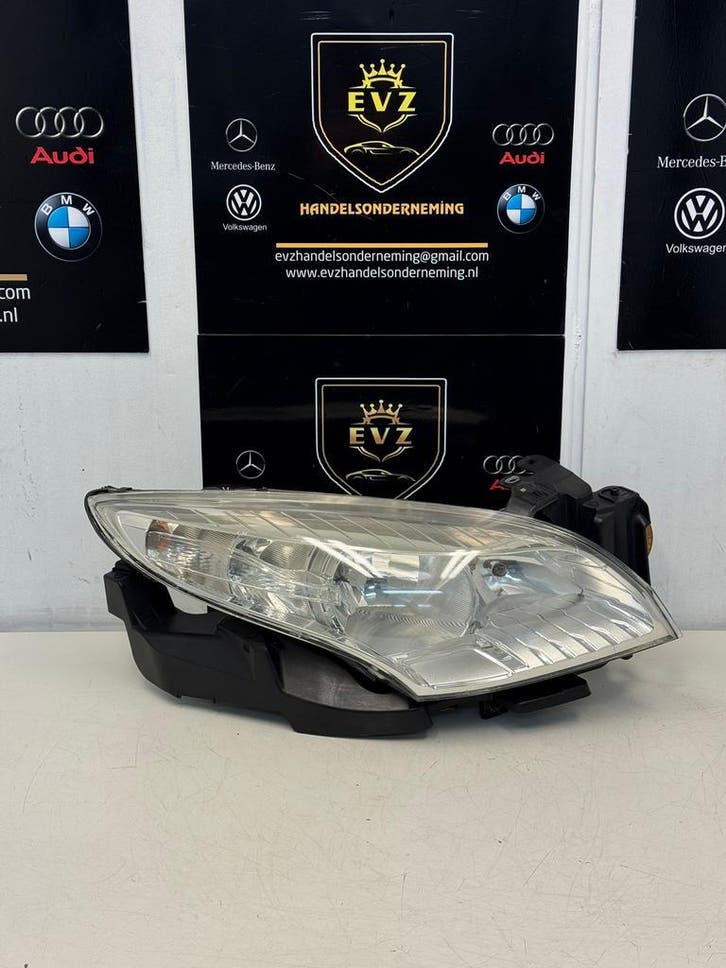 Renault Megane 1.4i koplamp rechts bj.2010 art.260100017R, Auto-onderdelen, Verlichting, Gebruikt, Renault