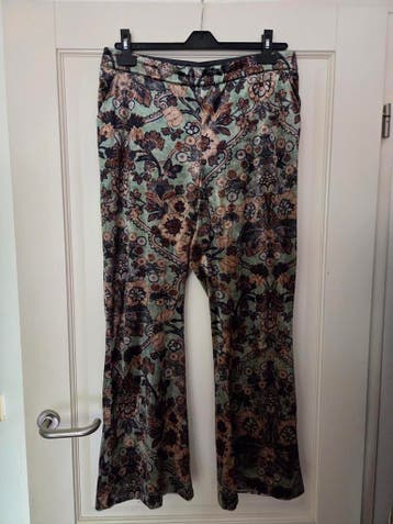 hippe velours najaarsbroek van SUMMUM maat 44, Kleding | Dames, SUMMUM WOMAN, Maat 42/44 (L), Ophalen of Verzenden, Zo goed als nieuw