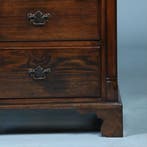 Strakke stoere ladenkast op bracket feet mooie patina  afger, Antiek en Kunst, Antiek | Meubels | Kasten, Ophalen of Verzenden