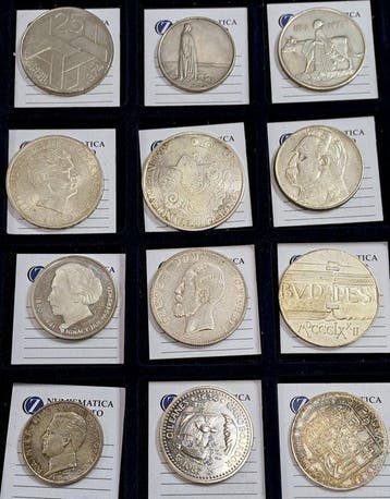 Wereld. Collection of silver coins Vari anni