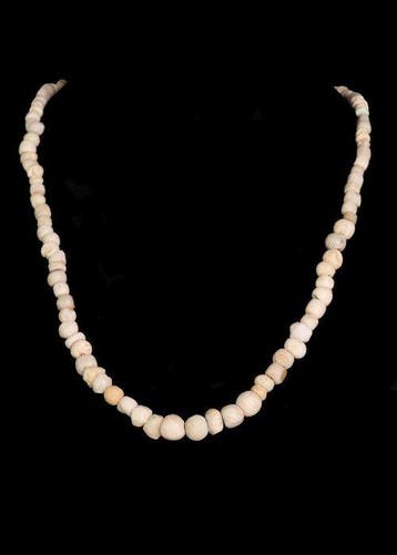 West-Aziatisch Witte hardsteen en schelp Kralenketting