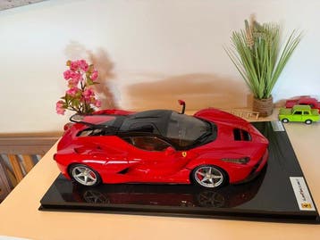 Amalgam 1:8 - Modelauto - Ferrari La Ferrari - Beperkte, Nieuw