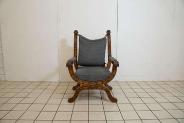 Walnoten Schaarfauteuil Rijkelijk Gesneden Leeuwenkoppen, Huis en Inrichting, Fauteuils, Ophalen of Verzenden, Nieuw