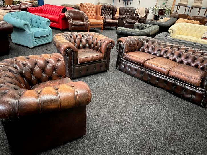 Old Vintage Bruin Leren Chesterfield Set 3 Zits+ 2 Fauteuils, Huis en Inrichting, Banken | Bankstellen, Gebruikt, Leer, Ophalen