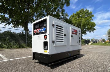 Aggregaat 18 kVA Stage 5 Yanmar 400V/230V 1500 toeren, Nieuw, Ophalen of Verzenden, 10 tot 30 kVA, Elektrisch startend