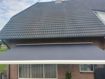 Gereviseerde elektrische zonneschermen met NIEUWE doeken, Elektrisch, Zo goed als nieuw, 250 cm tot 450 cm, Knikarmscherm
